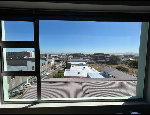 164M² BUILDING TO LET IN WOODSTOCK